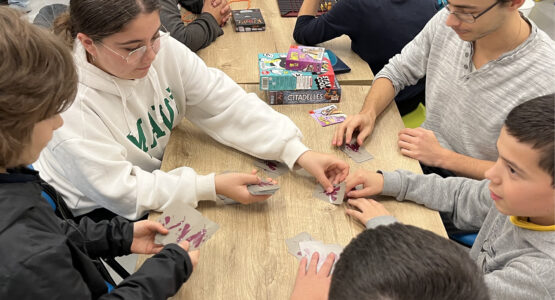 jeux société à la bibliothèque